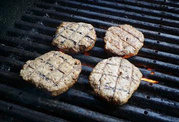 hamburgare på grillen