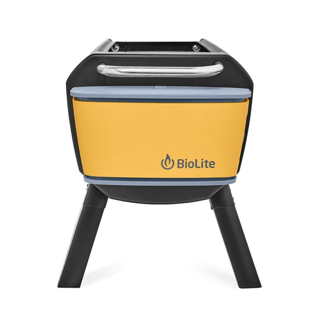 Biolite Firepit friluftsgrill -sidovy där batteriet som driver fläkten syns.