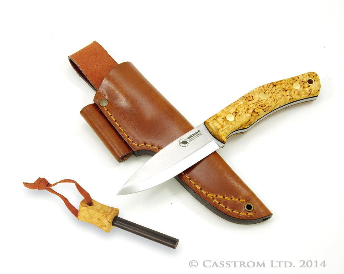 Casström No.10 Swedish Forest knife - knivblad av kolstål och handtag av masur i paket med tändstål med handtag av masur + fodral av nöt.