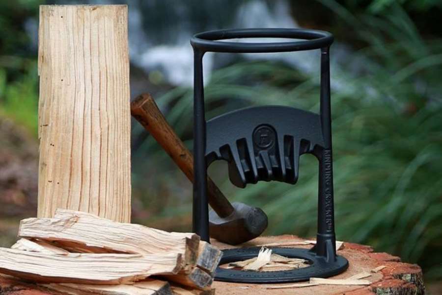Kindling Cracker vedklyv original för dig som hugger ved hemma.