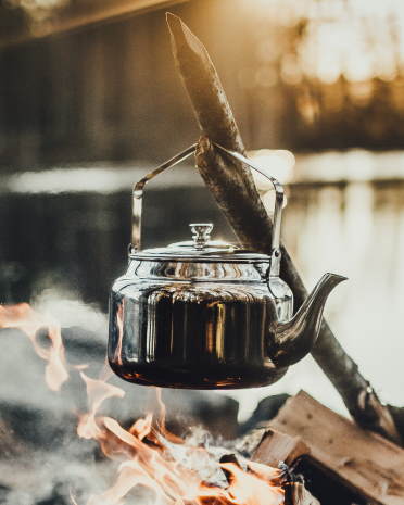 Kaffepanna över öppen eld