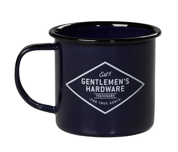 Mugg av emalj, blå på baksidan med text Gentlemen´s Hardware.